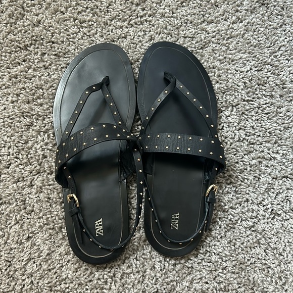 Zara - Studded Flat Leather Sandals - Size 8 (EU 39) - color: black/gold - Picture 1 of 5